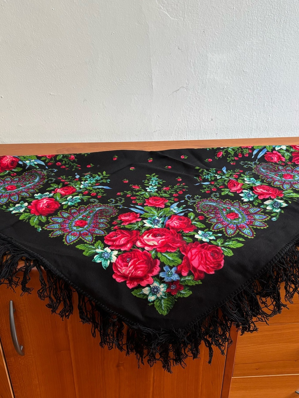 NWOT Authentic Russian Shawl 100% Wool 85x85 sm Made in Russia